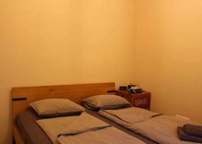 Apartment 1br Stylish With Views & Ac - Purple Skyline Budapest