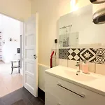 1br Stylish With Views & Ac - Purple Skyline Апартаменты *