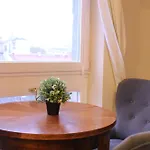 1br Stylish With Views & Ac - Purple Skyline Апартаменты Будапешт