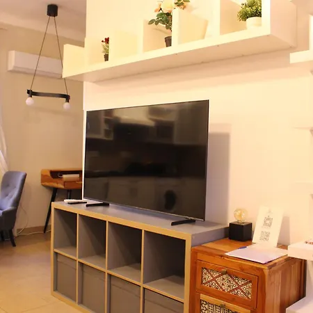 1br Stylish With Views & Ac - Purple Skyline *