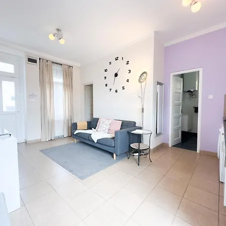 Cozy 1br With Skyline View - Purple Skyline * Budapest