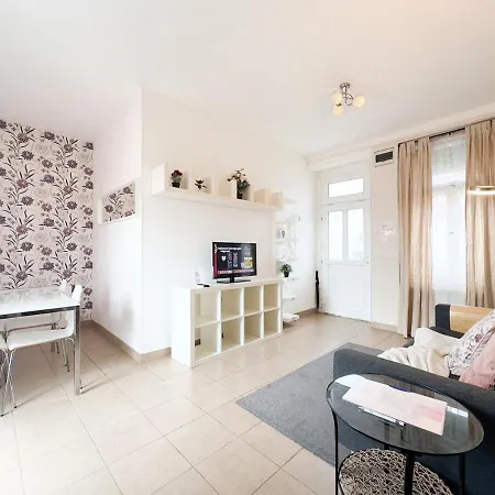 Cozy 1br With Skyline View - Purple Skyline Apartment *